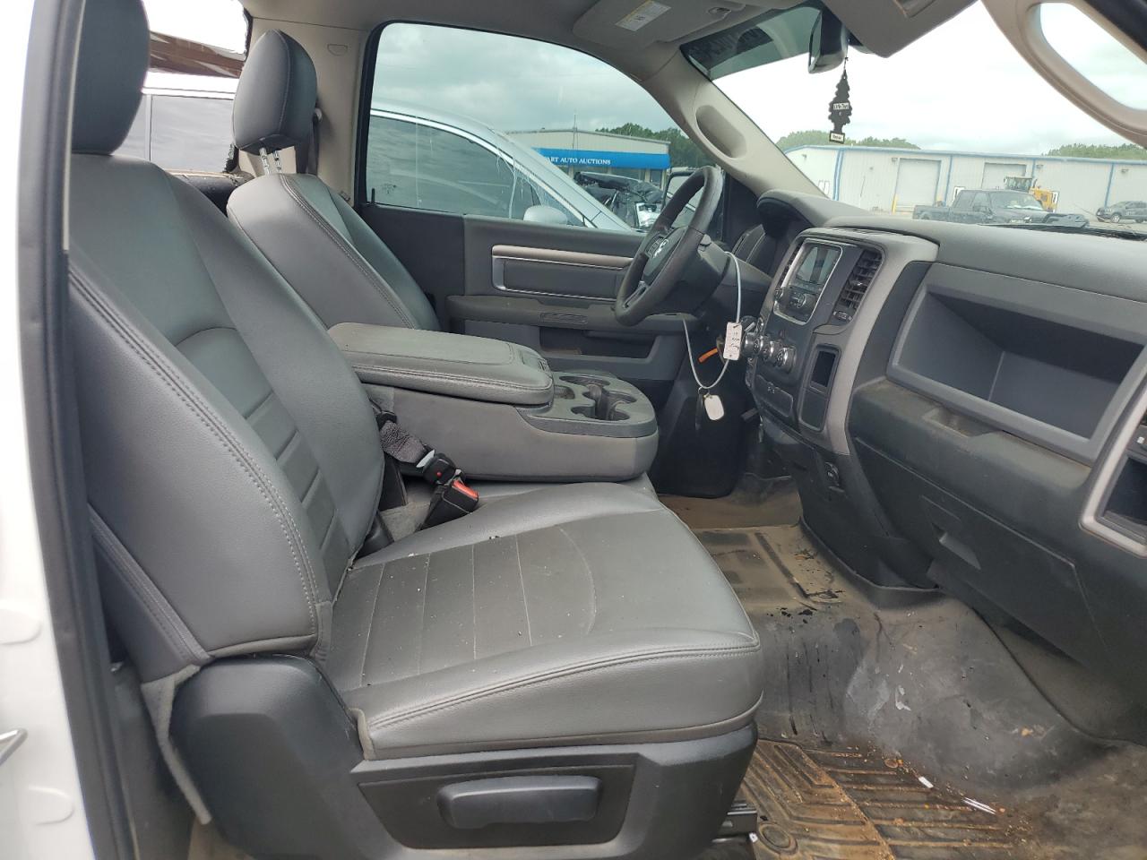 2019 Ram 1500 Classic Tradesman VIN: 3C6JR7AT4KG569791 Lot: 67752154