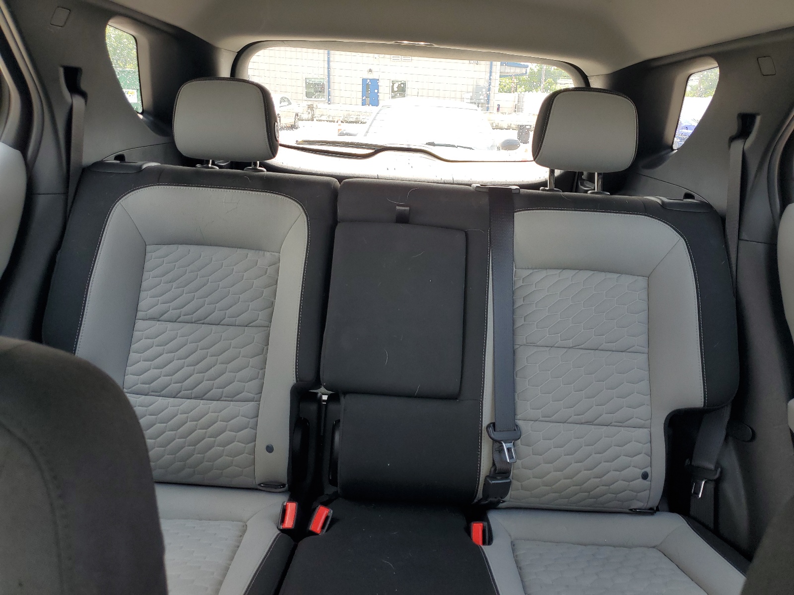 2GNAXREV7J6172213 2018 Chevrolet Equinox Ls