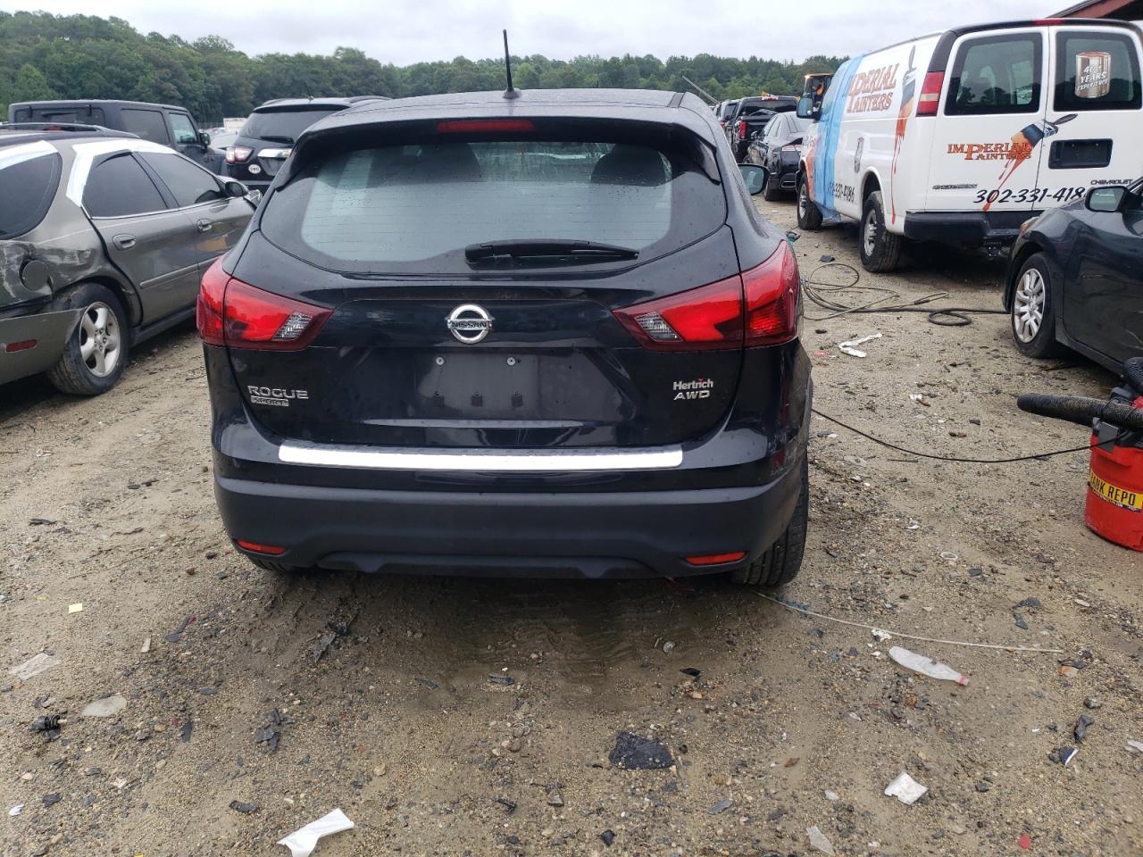 JN1BJ1CR3HW137807 2017 Nissan Rogue Sport S