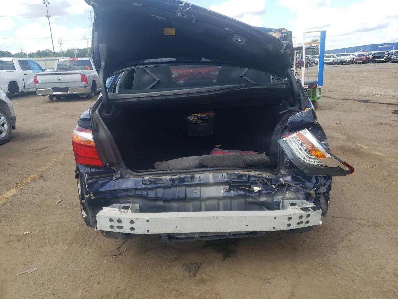 JTHCL5EF2B5009835 2011 Lexus Ls 460