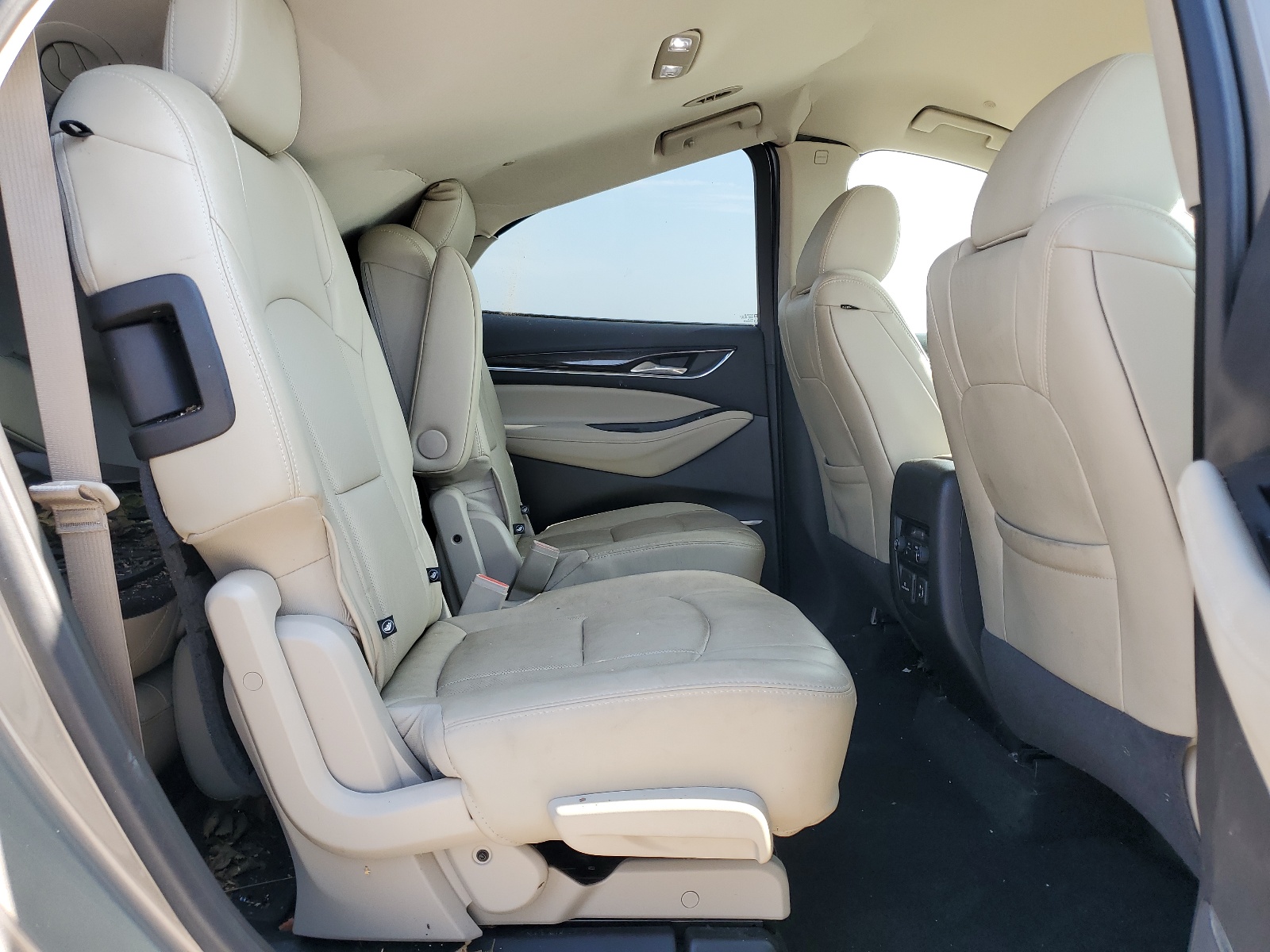 5GAERCKW7JJ242103 2018 Buick Enclave Premium