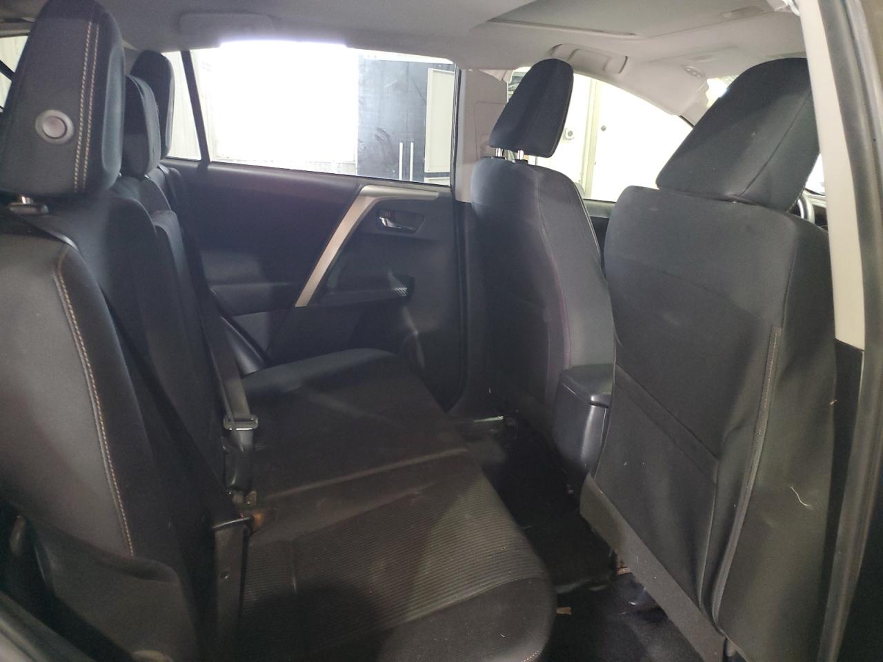 2015 Toyota Rav4 Xle VIN: JTMRFREV8FD173099 Lot: 63669354