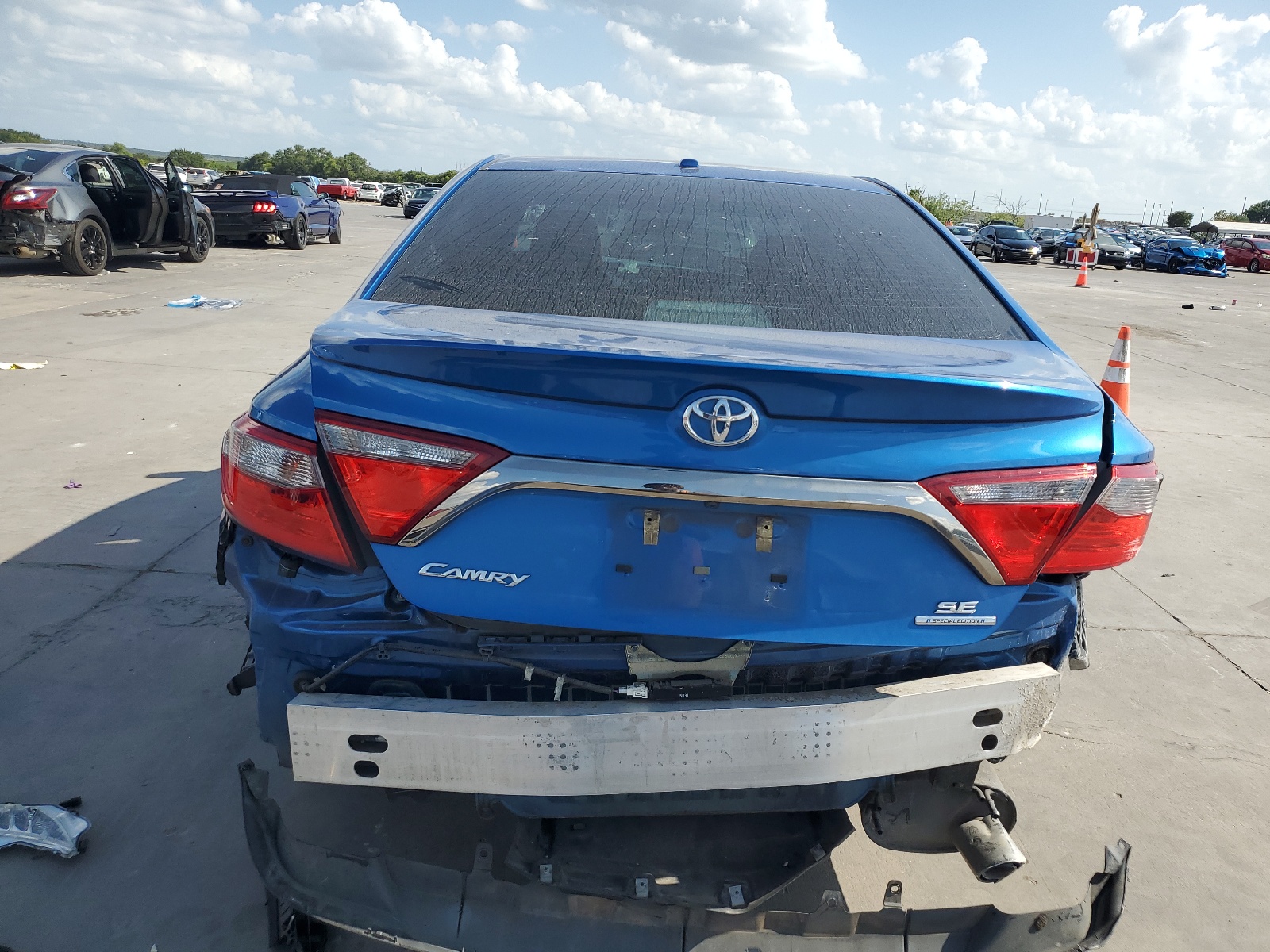 2016 Toyota Camry Le vin: 4T1BF1FK0GU518632