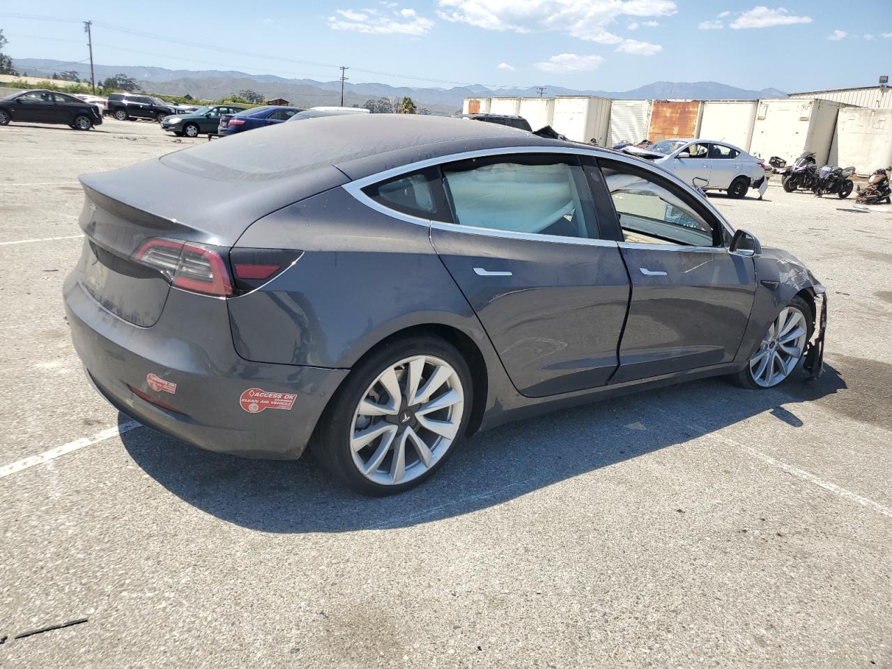 2018 Tesla Model 3 VIN: 5YJ3E1EA1JF005961 Lot: 61679724
