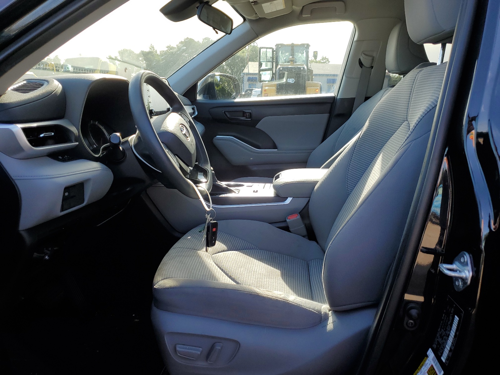 5TDCZRAH9MS086777 2021 Toyota Highlander L