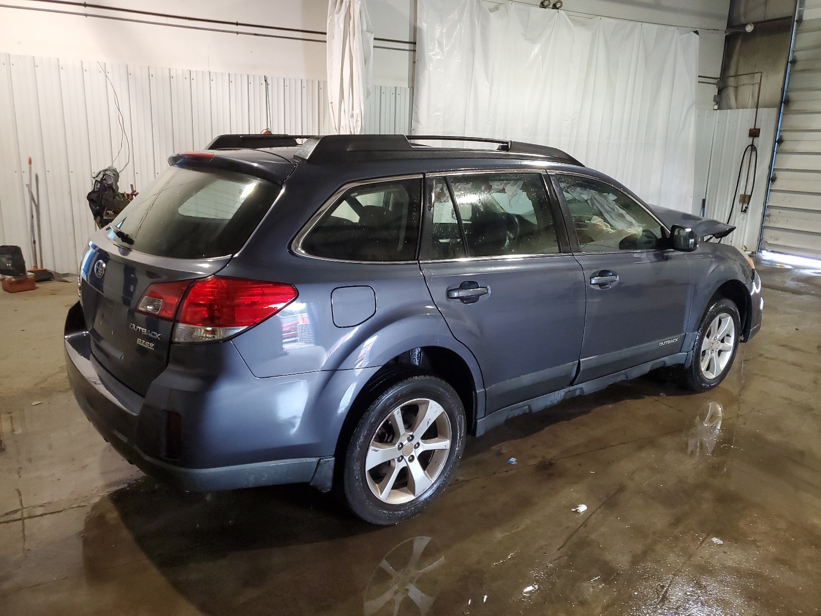 2014 Subaru Outback 2.5I vin: 4S4BRBAC4E3327652