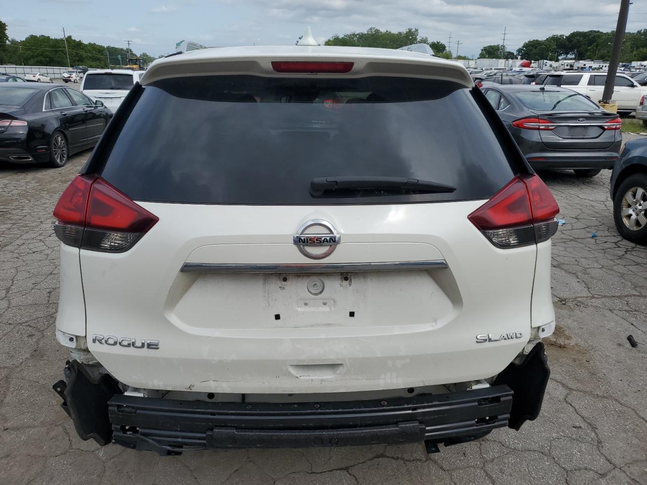 5N1AT2MV6JC705572 2018 Nissan Rogue S