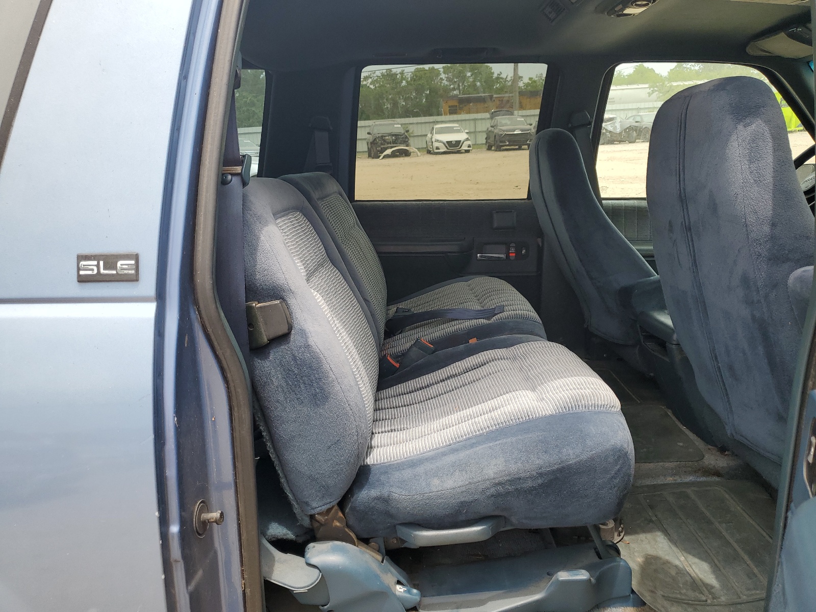 1GKEC16K2RJ741340 1994 GMC Suburban C1500