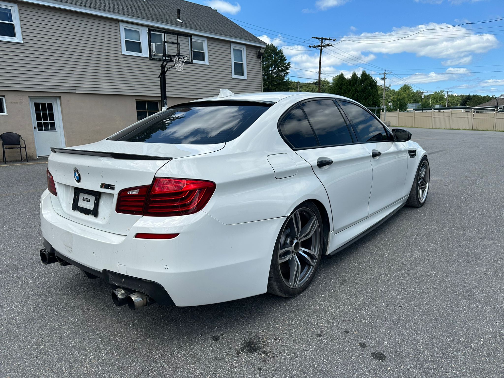 2015 BMW M5 vin: WBSFV9C55FD594246