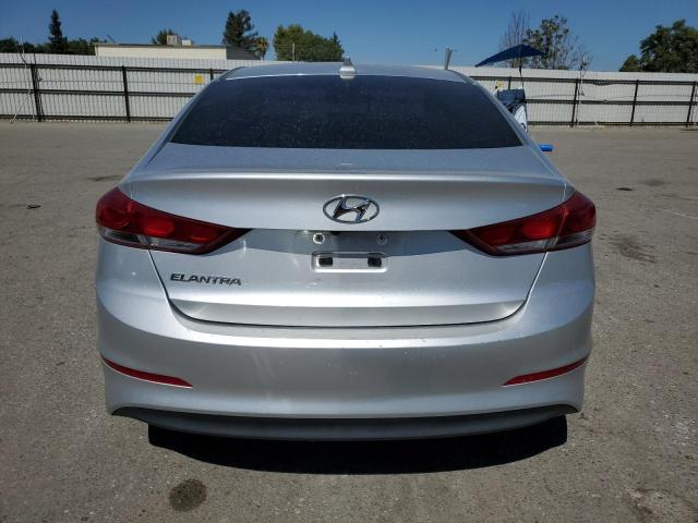  HYUNDAI ELANTRA 2018 Сріблястий