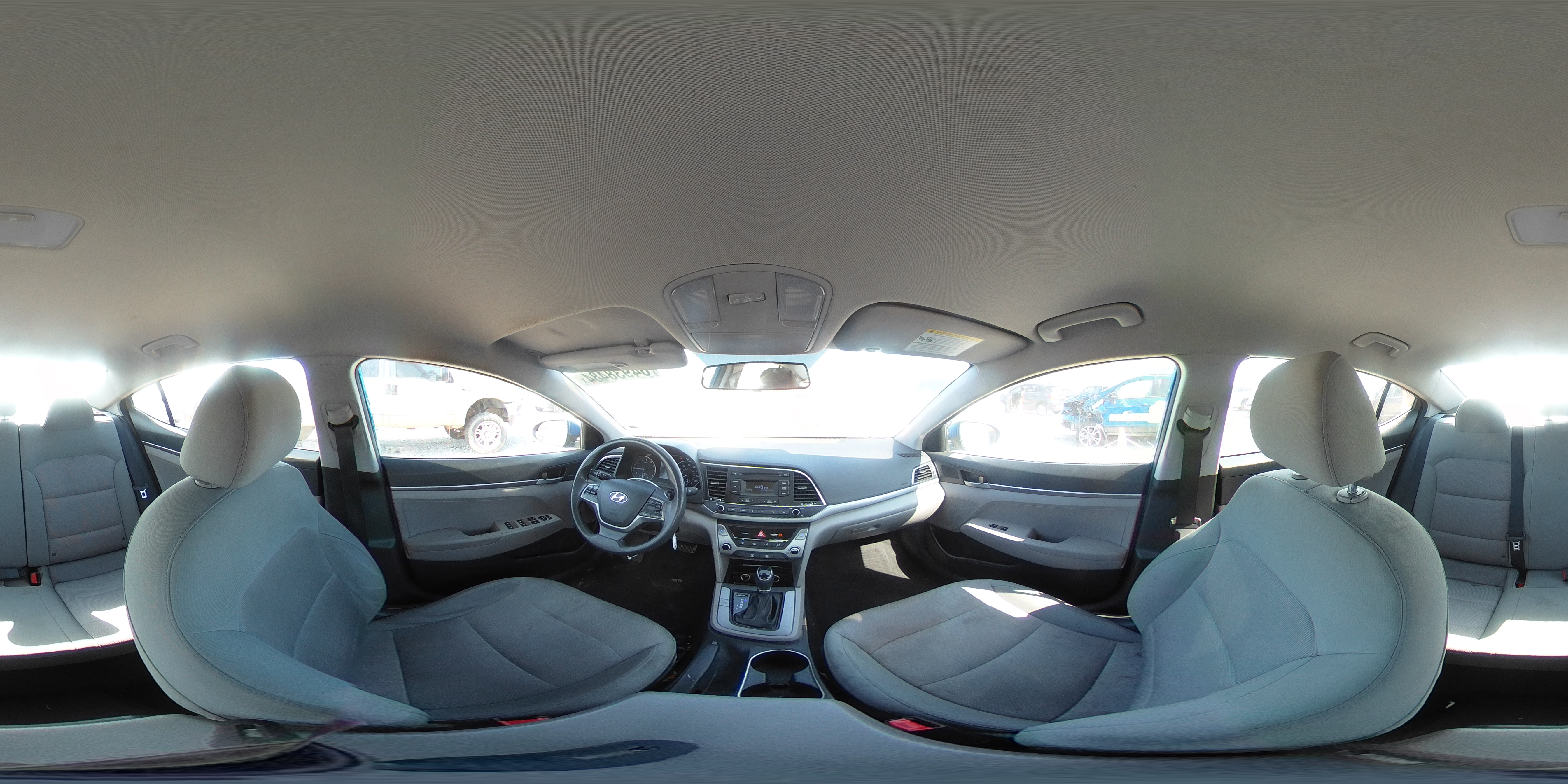 2017 Hyundai Elantra - Image 13