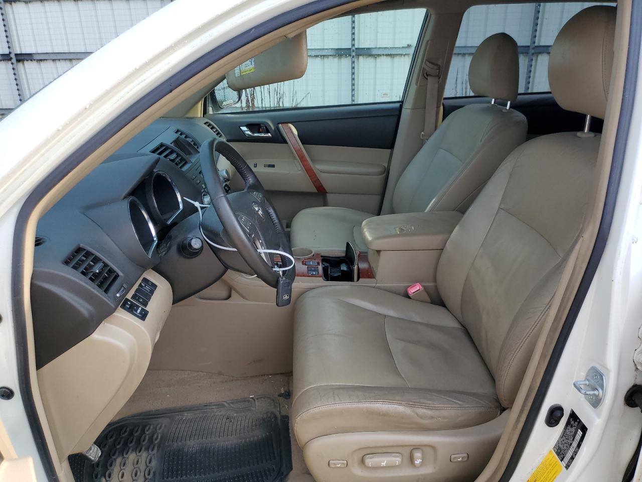 2008 Toyota Highlander Limited VIN: JTEES42A882025513 Lot: 63717344