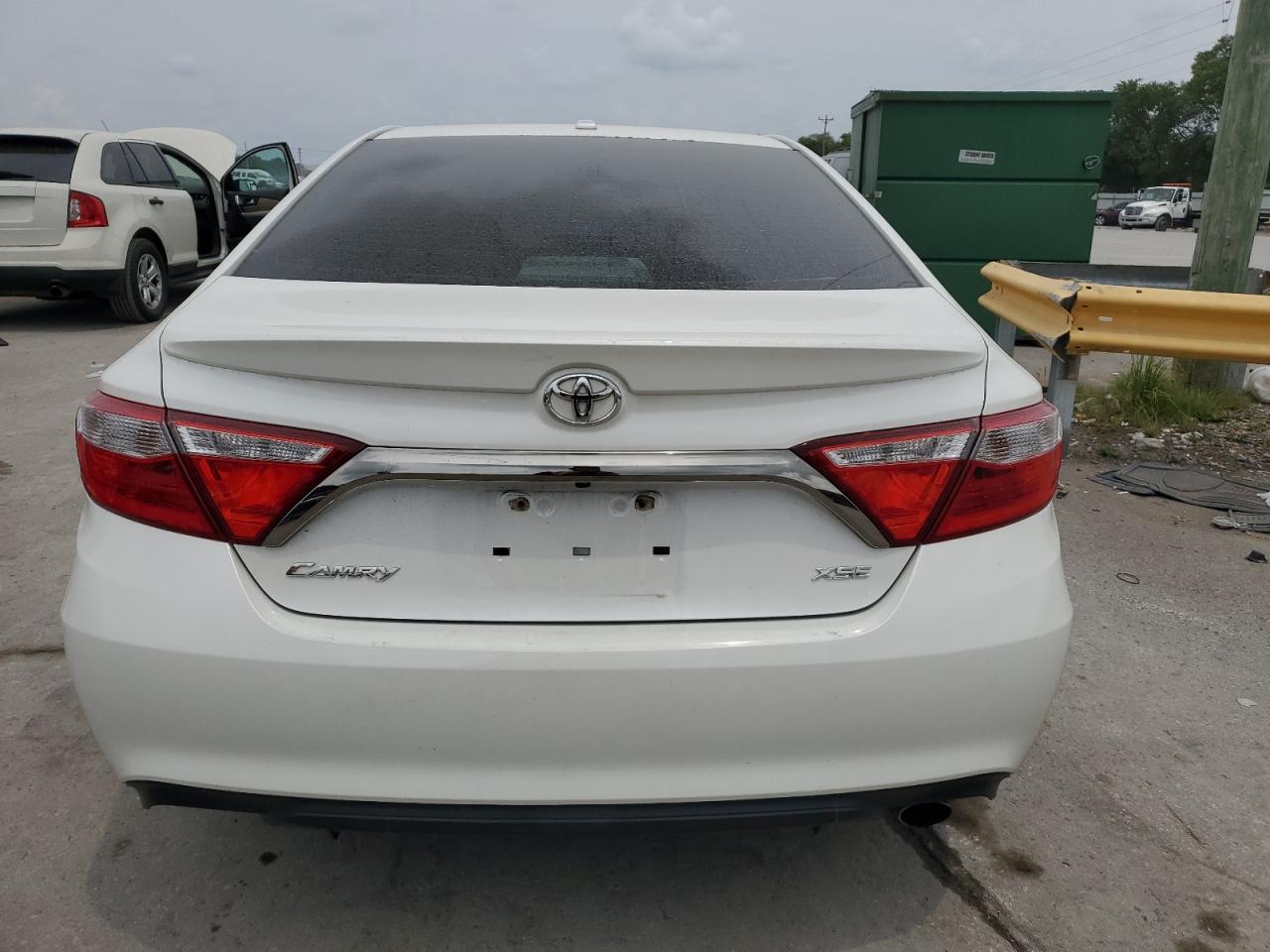 4T1BF1FK5GU146995 2016 Toyota Camry Le