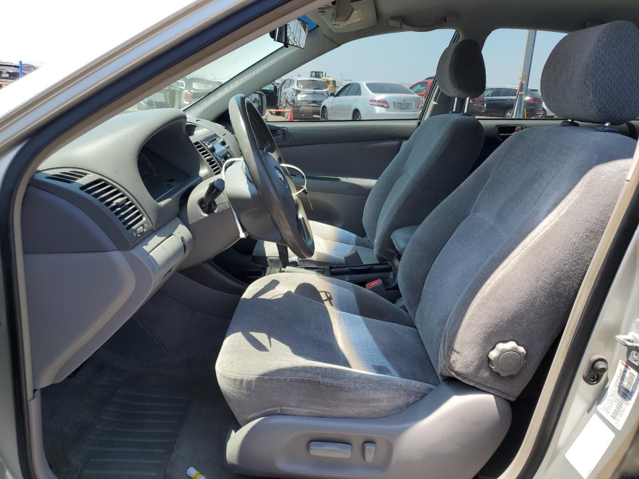 2003 Toyota Camry Le VIN: JTDBE32K230184355 Lot: 63310644