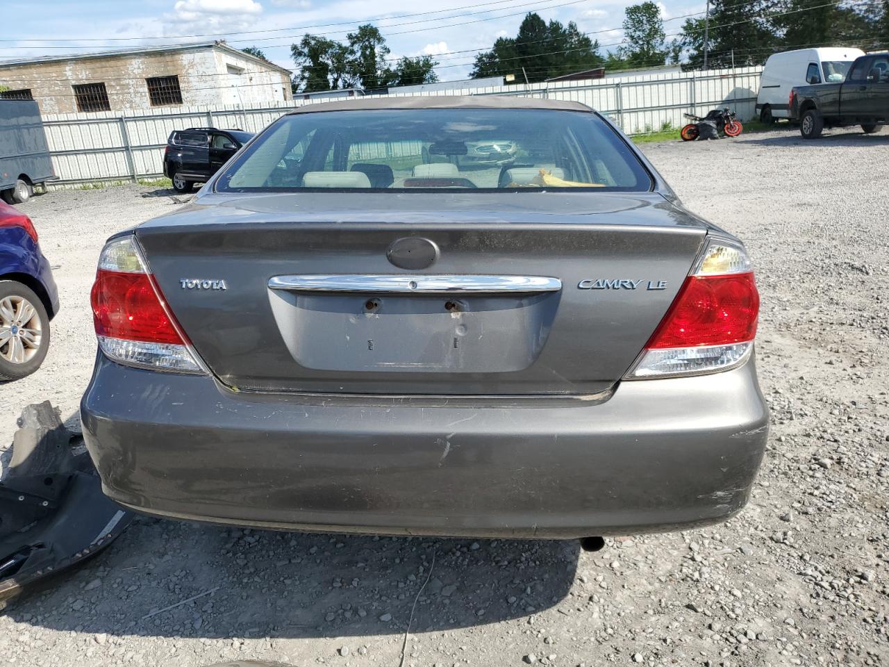 2005 Toyota Camry Le VIN: 4T1BE32K85U992264 Lot: 64803534