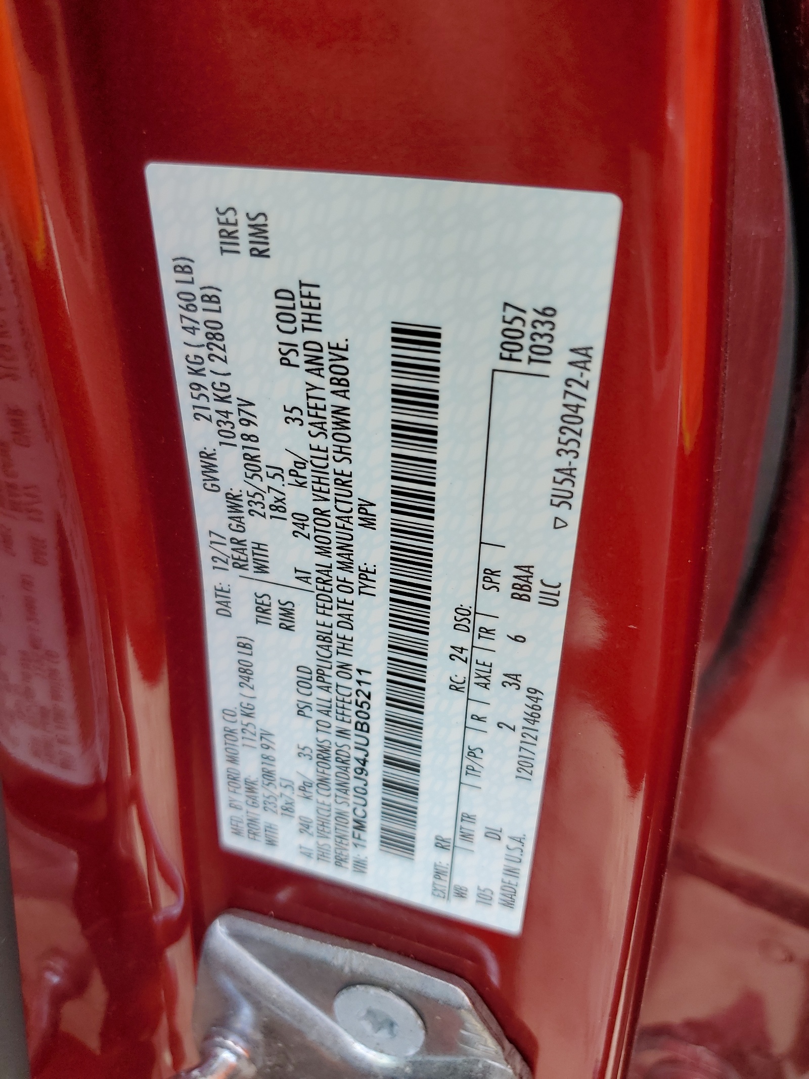 1FMCU0J94JUB05211 2018 Ford Escape Titanium