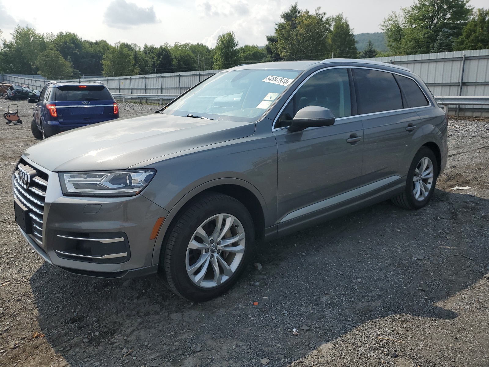 2017 Audi Q7 Premium Plus vin: WA1LAAF71HD028232