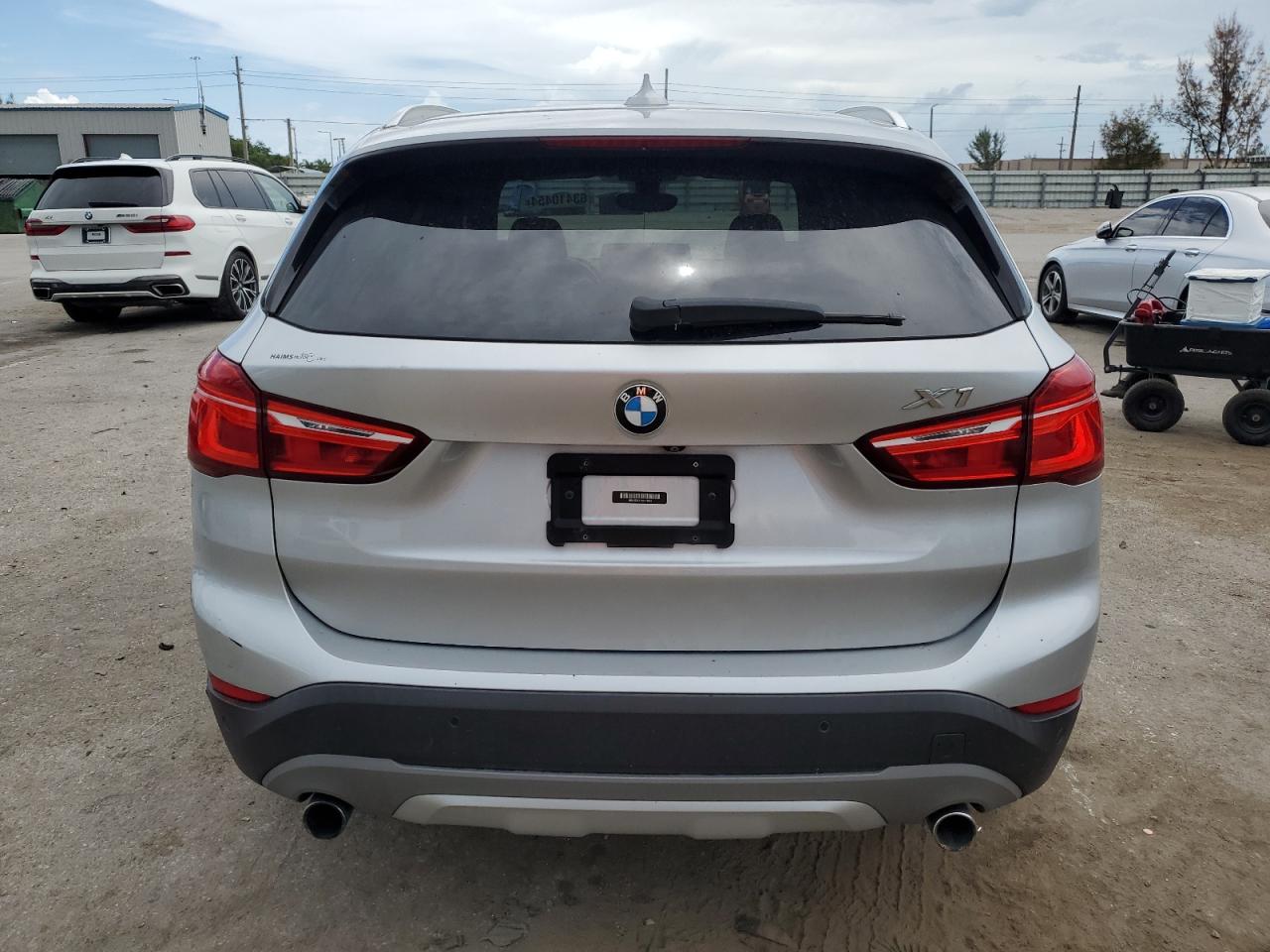 WBXHT3C37H5F78943 2017 BMW X1 xDrive28I