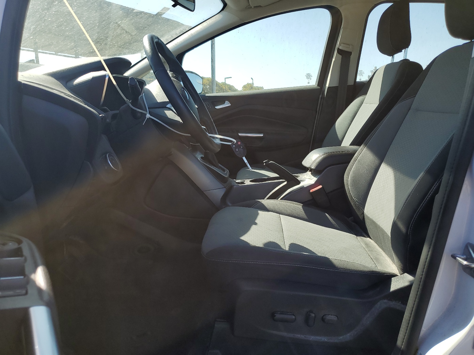 1FADP5AU7JL105541 2018 Ford C-Max Se