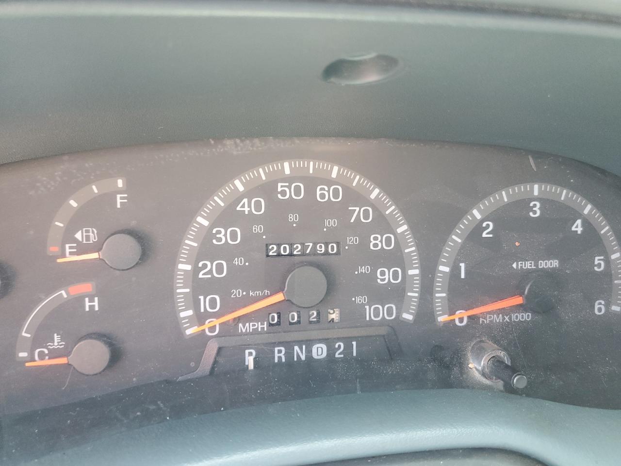 1998 Ford Expedition VIN: 1FMEU1767WLA13180 Lot: 64651054