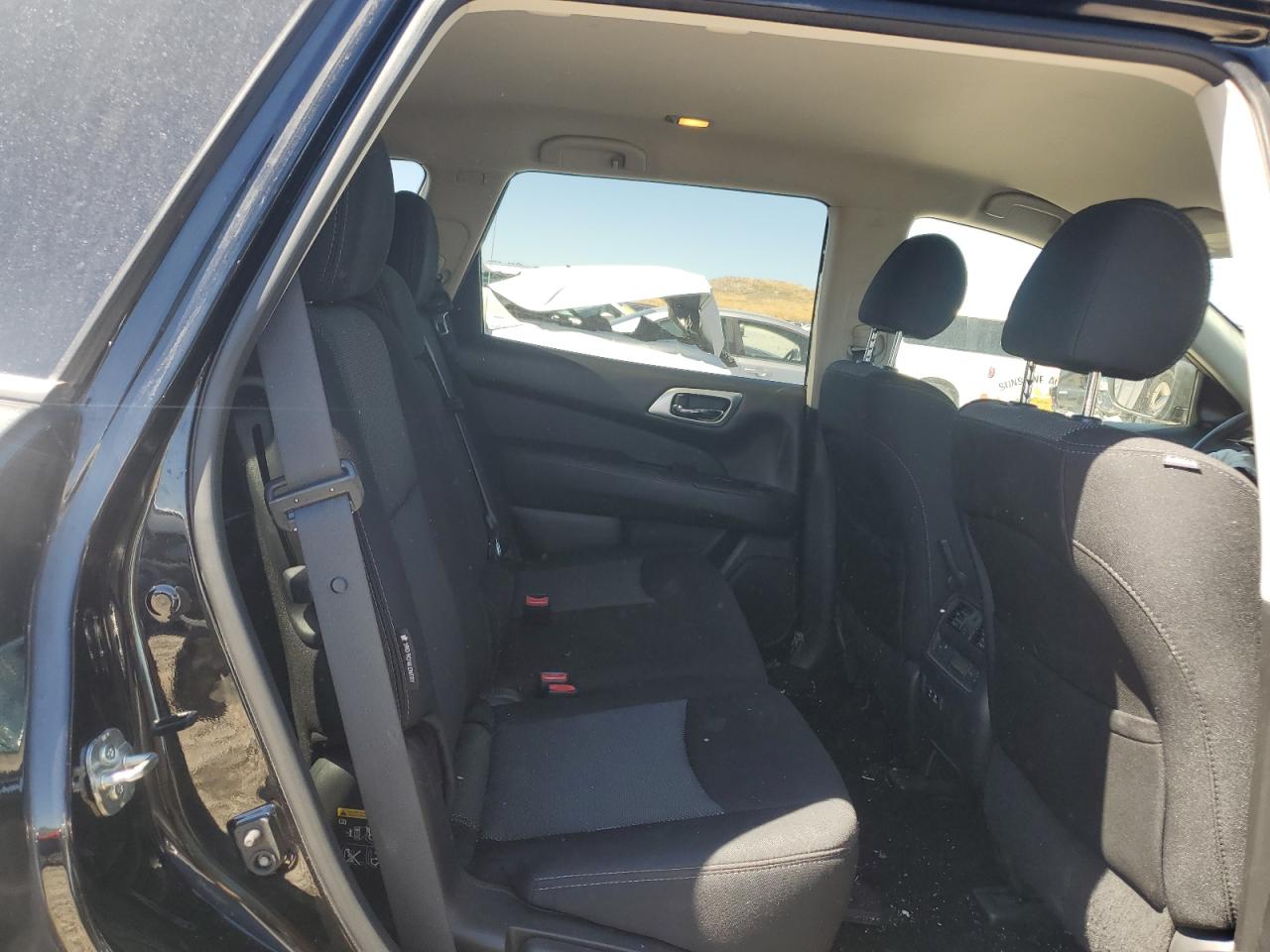 2019 Nissan Pathfinder S VIN: 5N1DR2MM7KC621555 Lot: 61639374