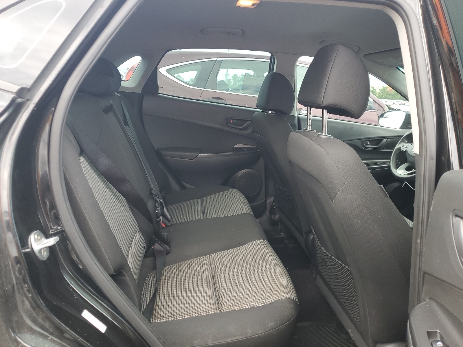 KM8K1CAAXJU130369 2018 Hyundai Kona Se