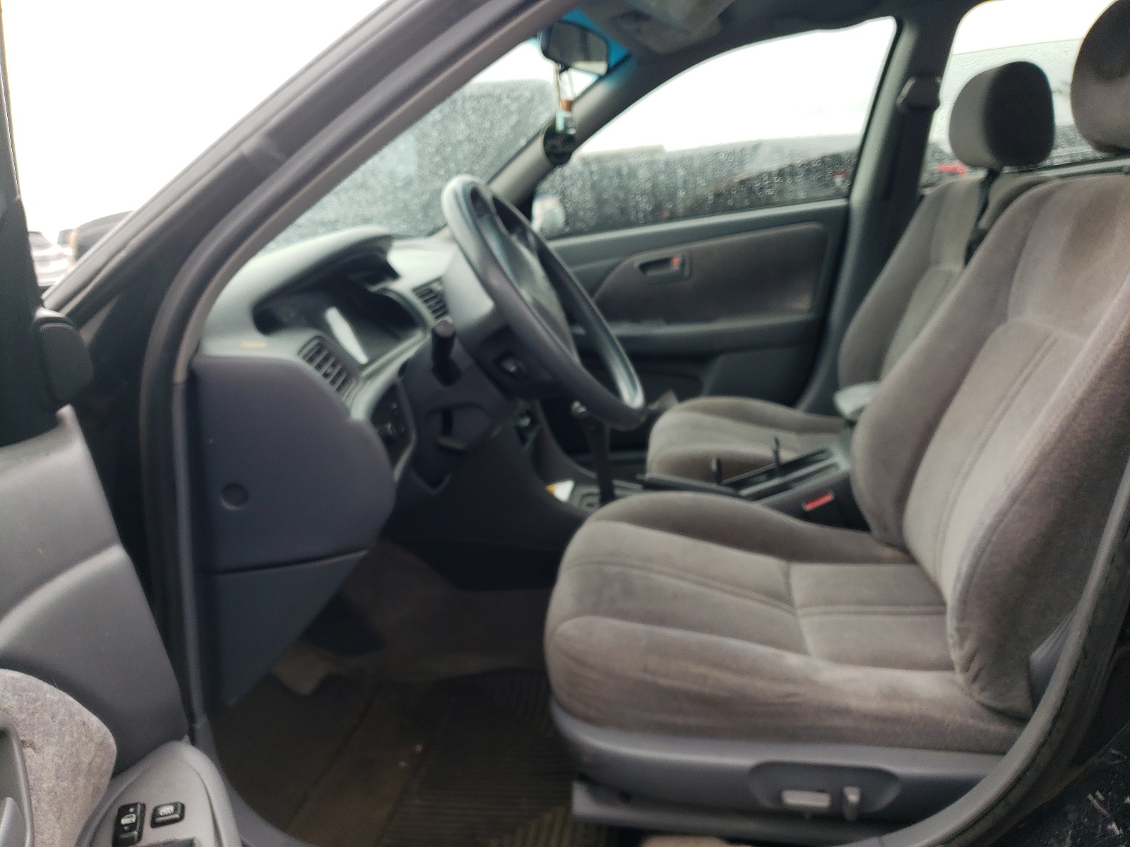 4T1BF22K8XU090417 1999 Toyota Camry Le