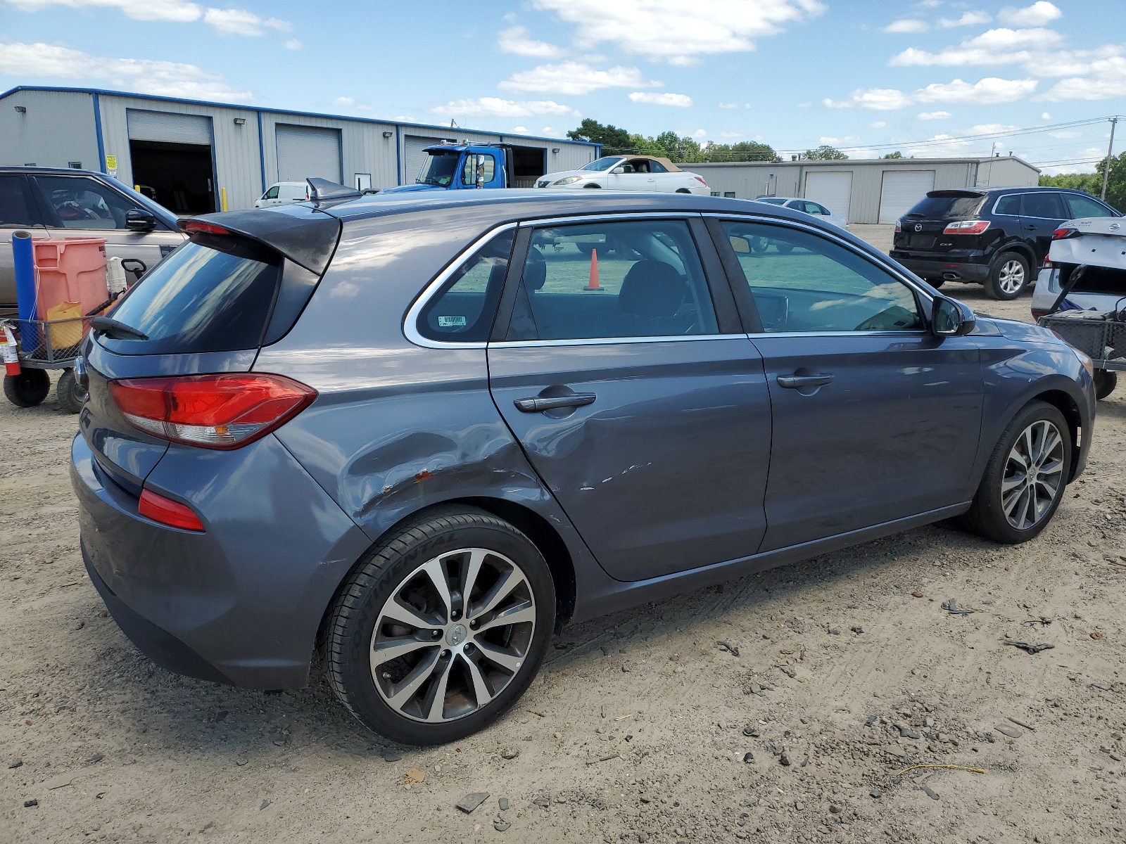 2018 Hyundai Elantra Gt vin: KMHH35LE4JU067124