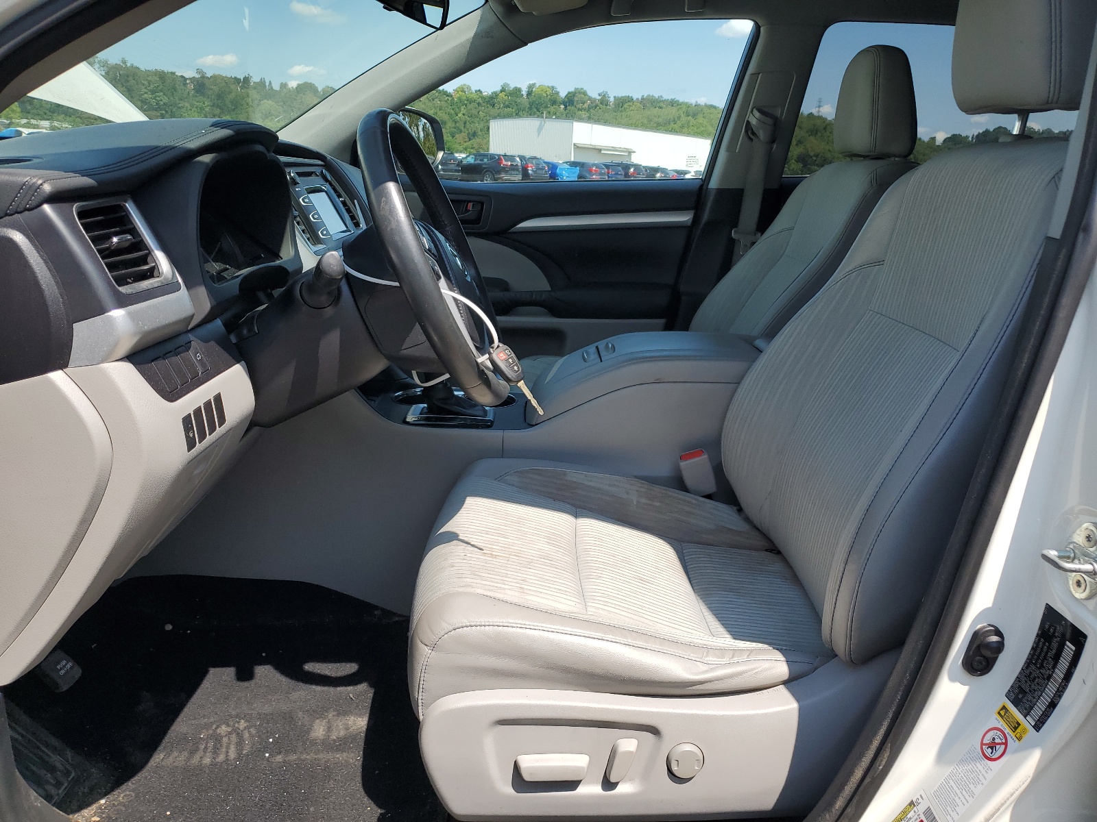 5TDBKRFH8ES068099 2014 Toyota Highlander Le