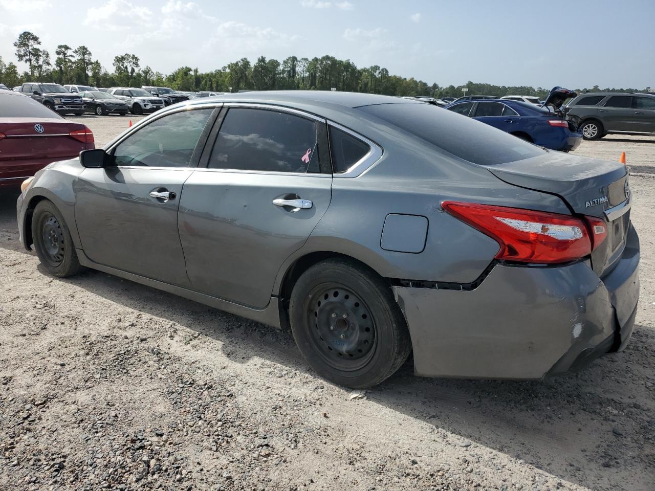 2016 Nissan Altima - Image 2