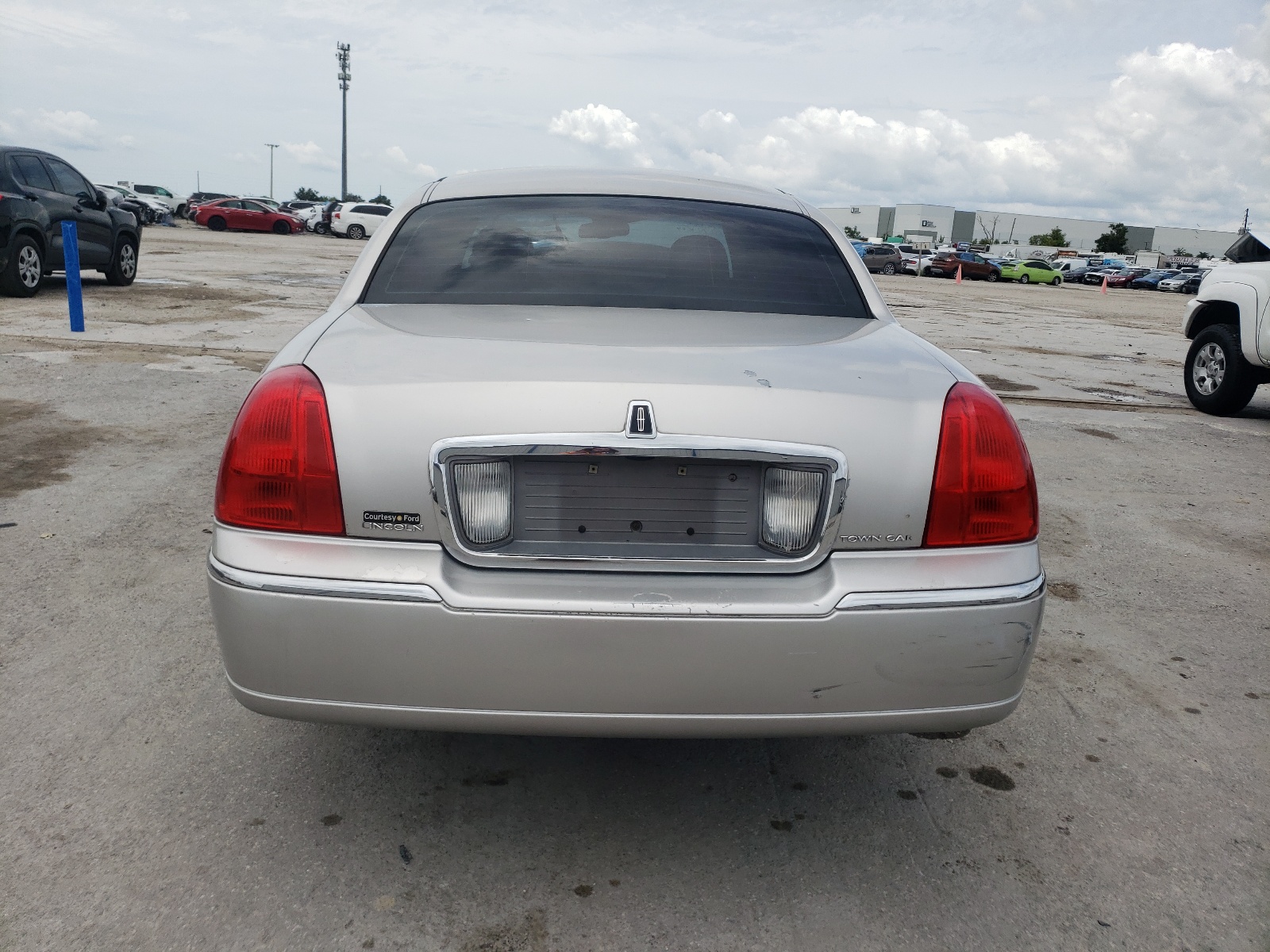2LNHM82V99X617146 2009 Lincoln Town Car Signature Limited