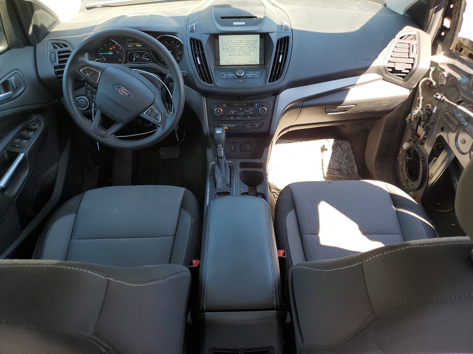 1FMCU9G93HUE48582 2017 Ford Escape Se