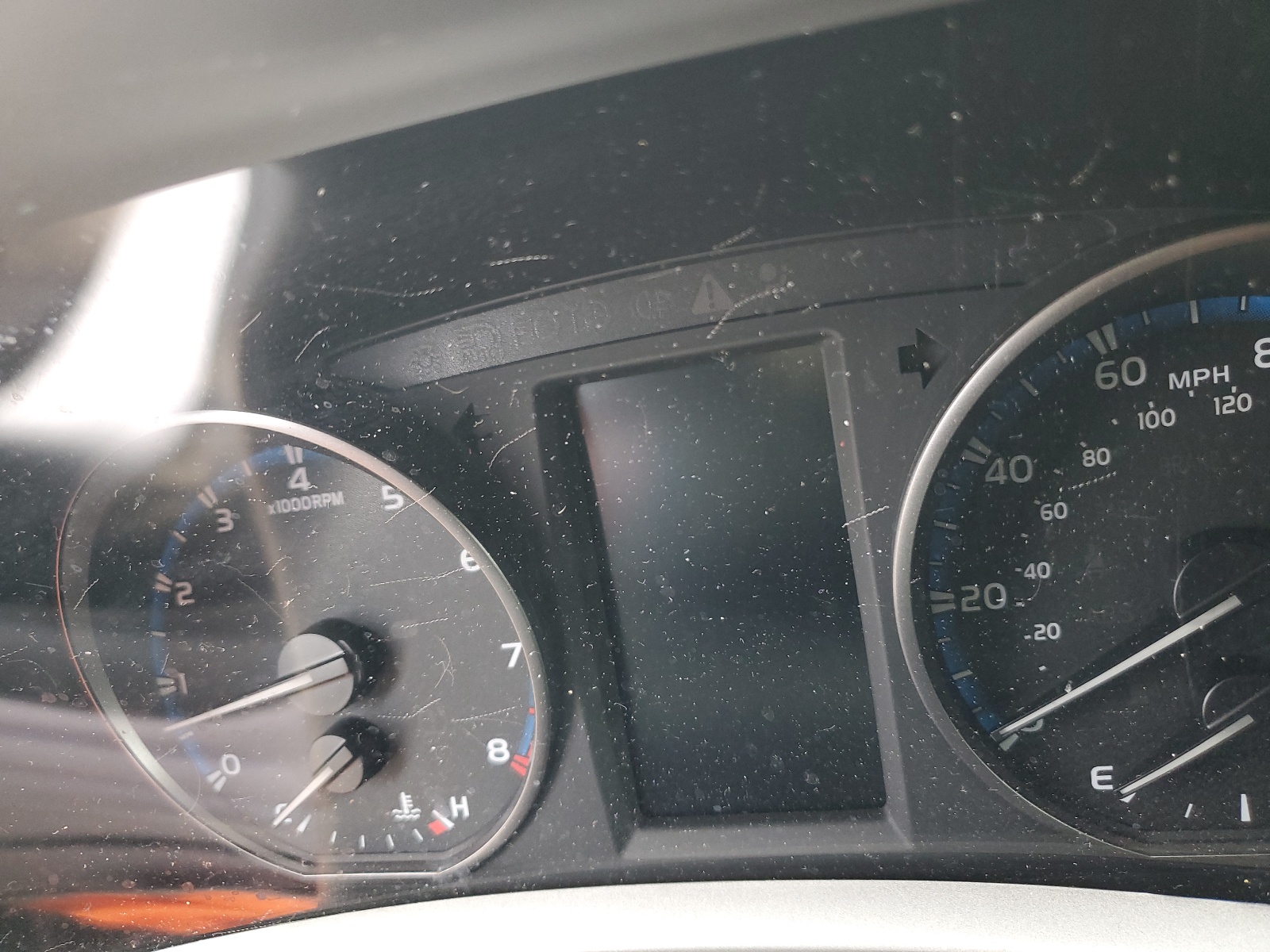 2T3BFREV1HW681230 2017 Toyota Rav4 Le