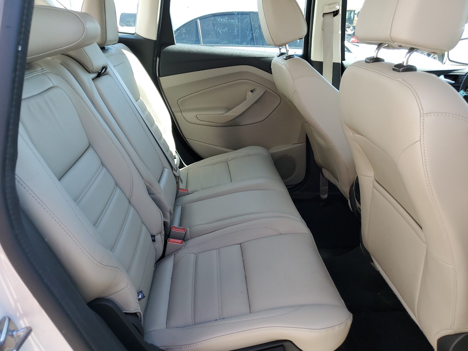 1FADP5DU4HL109438 2017 Ford C-Max Titanium