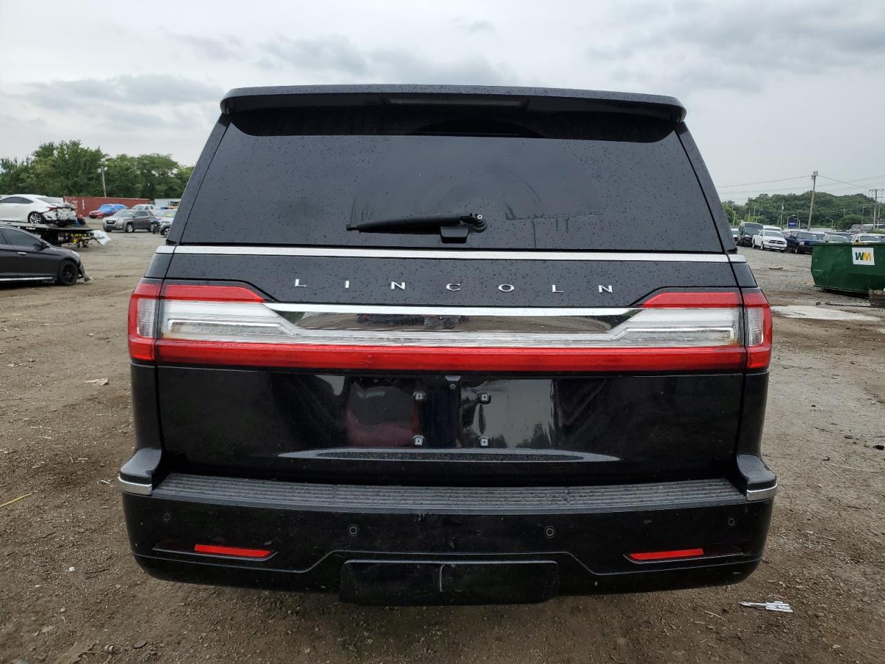 5LMJJ3LT2KEL00789 2019 Lincoln Navigator L Reserve