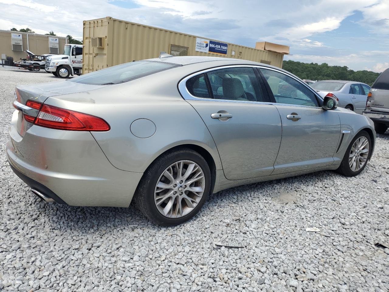 2013 Jaguar XF - Image 3