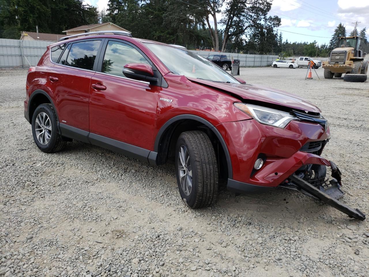 VIN JTMRJREV8JD173188 2018 TOYOTA RAV4 no.4