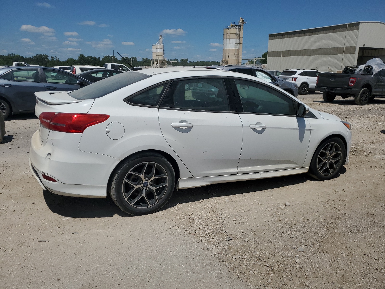 2015 Ford Focus Se vin: 1FADP3F25FL306504