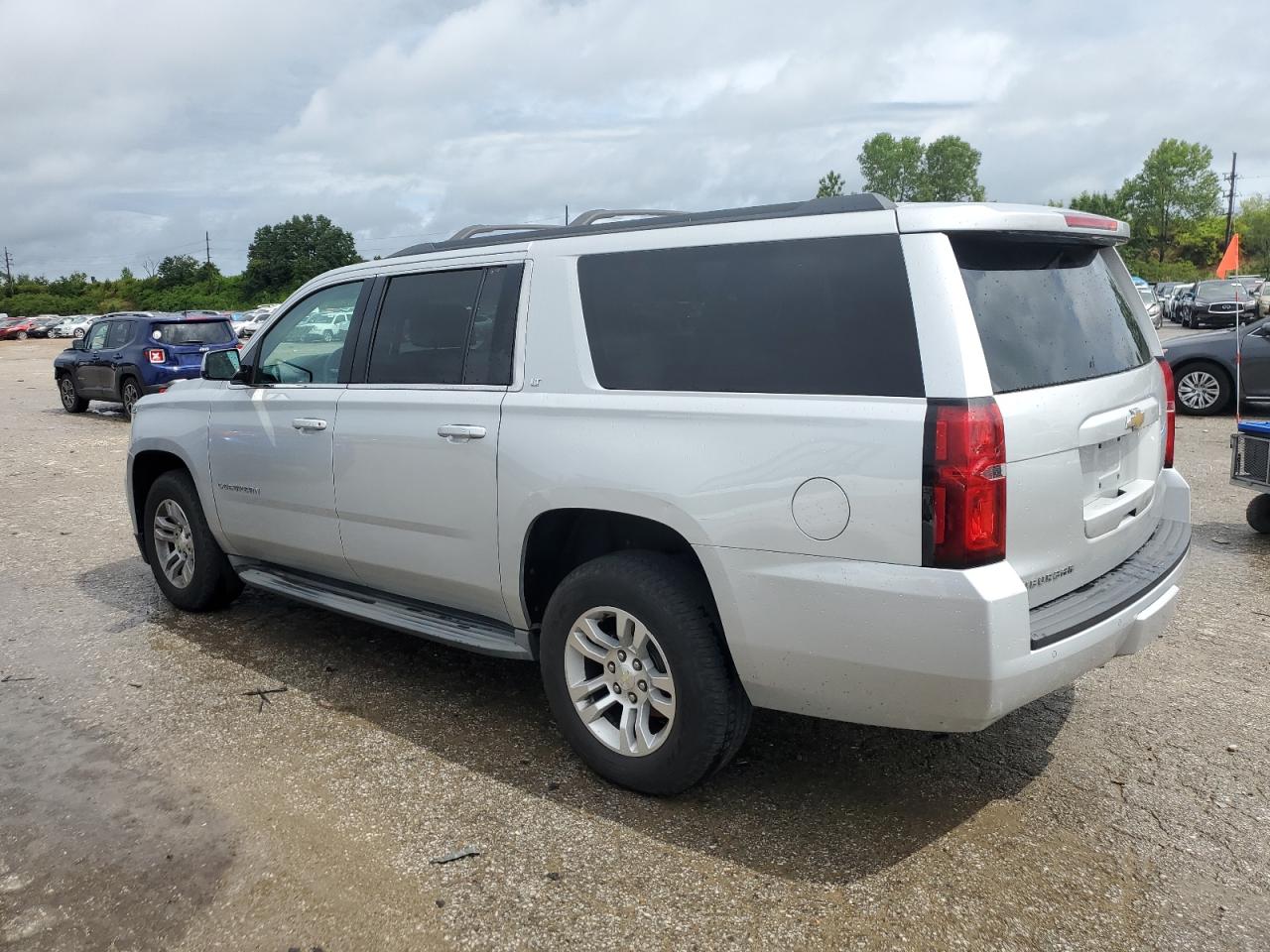 1GNSKJKC6FR193962 2015 CHEVROLET SUBURBAN - Image 2