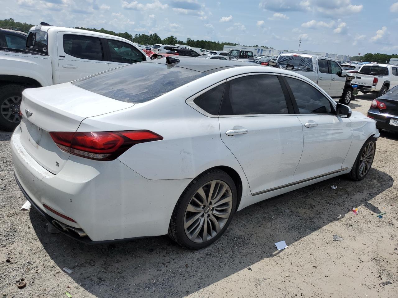 2015 Hyundai Genesis 5.0L VIN: KMHGN4JF3FU071135 Lot: 64352504