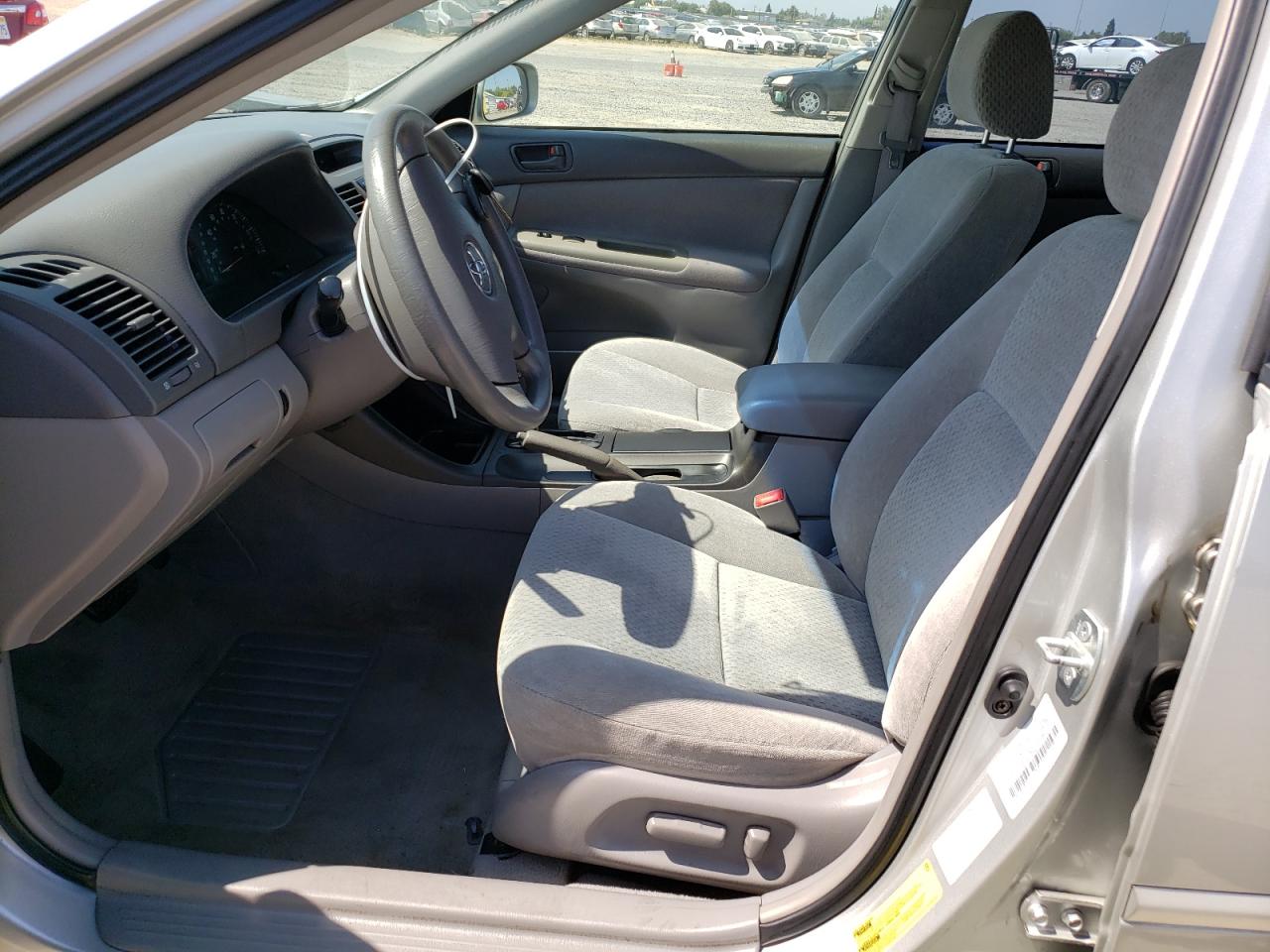 2003 Toyota Camry Le VIN: 4T1BF30K43U556234 Lot: 63875644