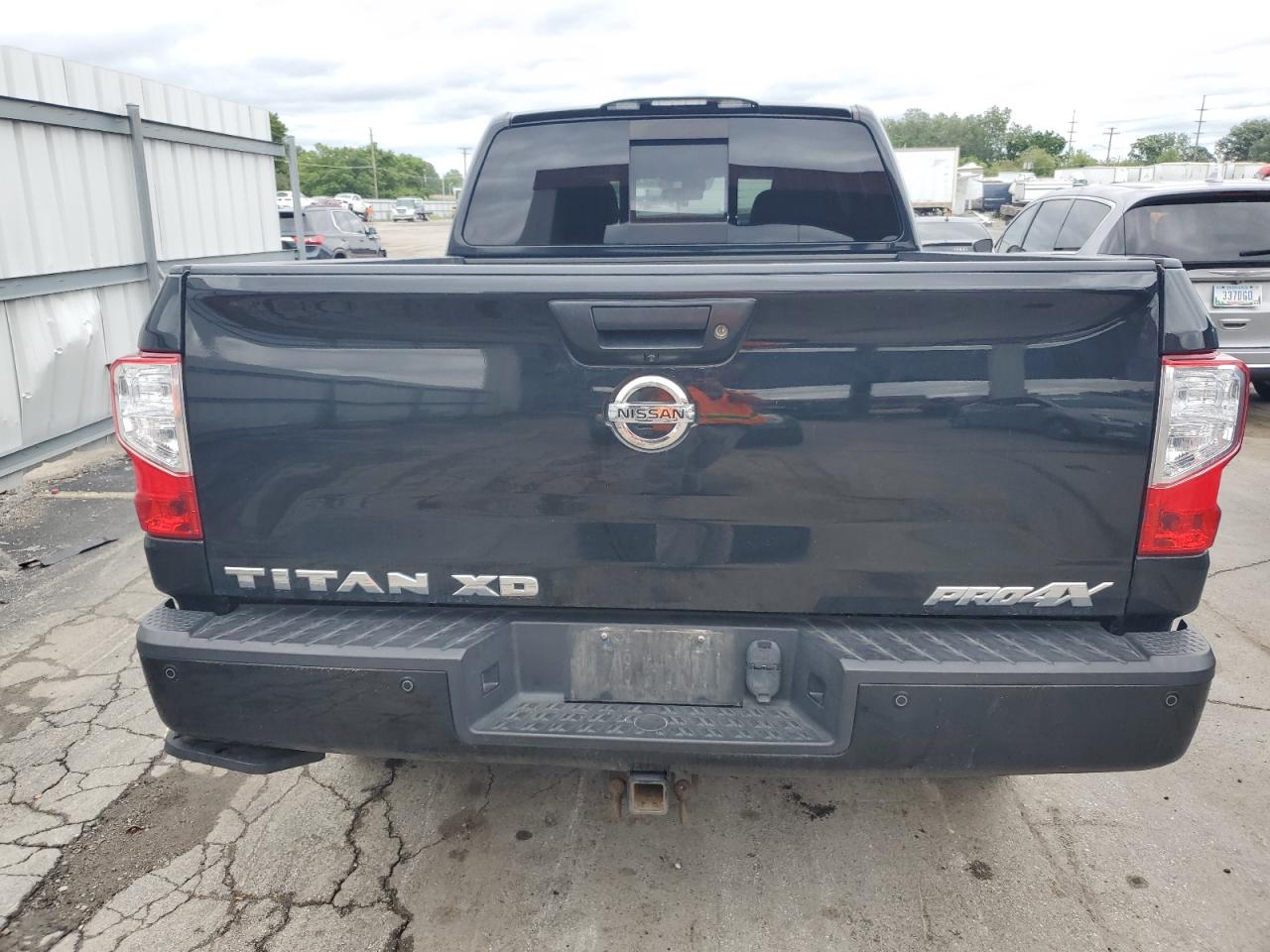 1N6BA1F47KN529633 2019 Nissan Titan Xd Sl