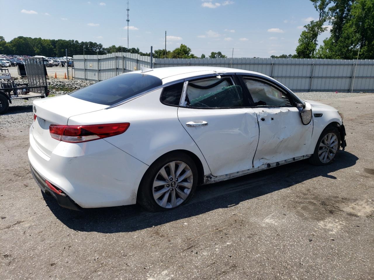 2016 Kia Optima - Image 3