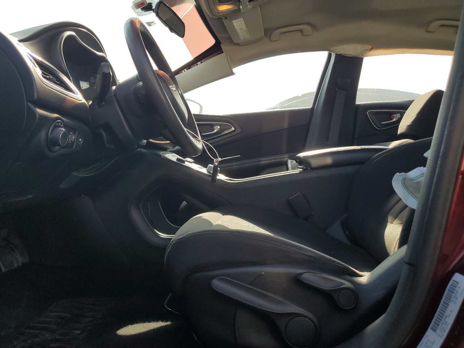 1C3CCCFB8FN560685 2015 Chrysler 200 Lx