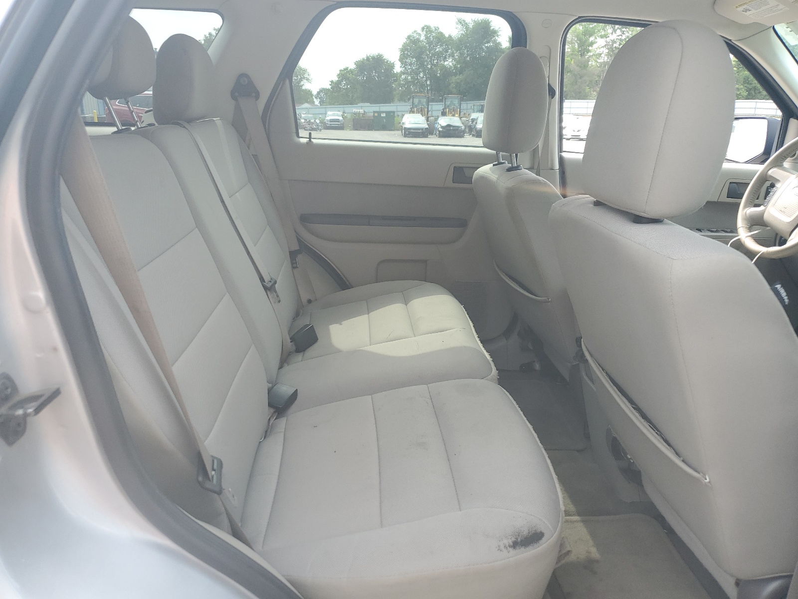 1FMCU9DG8BKB30172 2011 Ford Escape Xlt