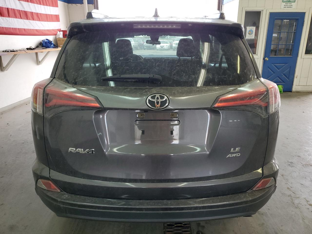 2018 Toyota Rav4 Le VIN: JTMBFREVXJJ205532 Lot: 64207174