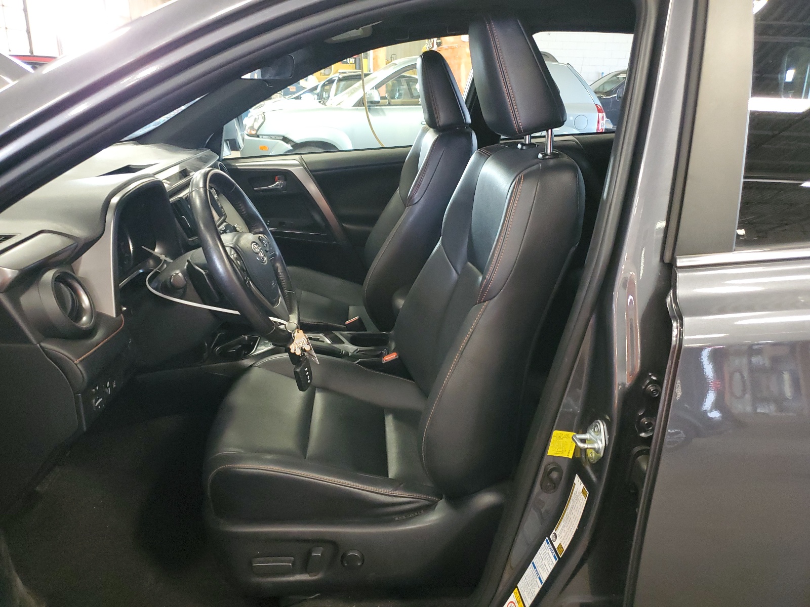 JTMJFREV4HD212433 2017 Toyota Rav4 Se