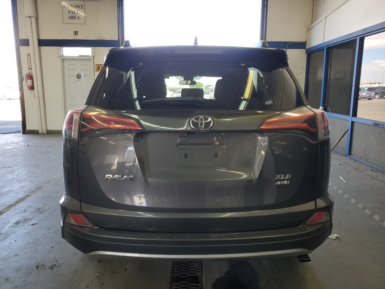 2T3RFREV0JW800986 2018 Toyota Rav4 Adventure