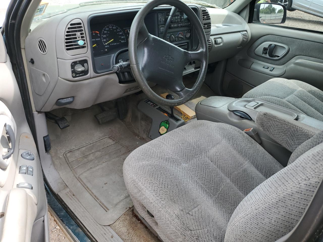 1995 Chevrolet Tahoe K1500 VIN: 1GNEK18K1SJ314692 Lot: 63560784