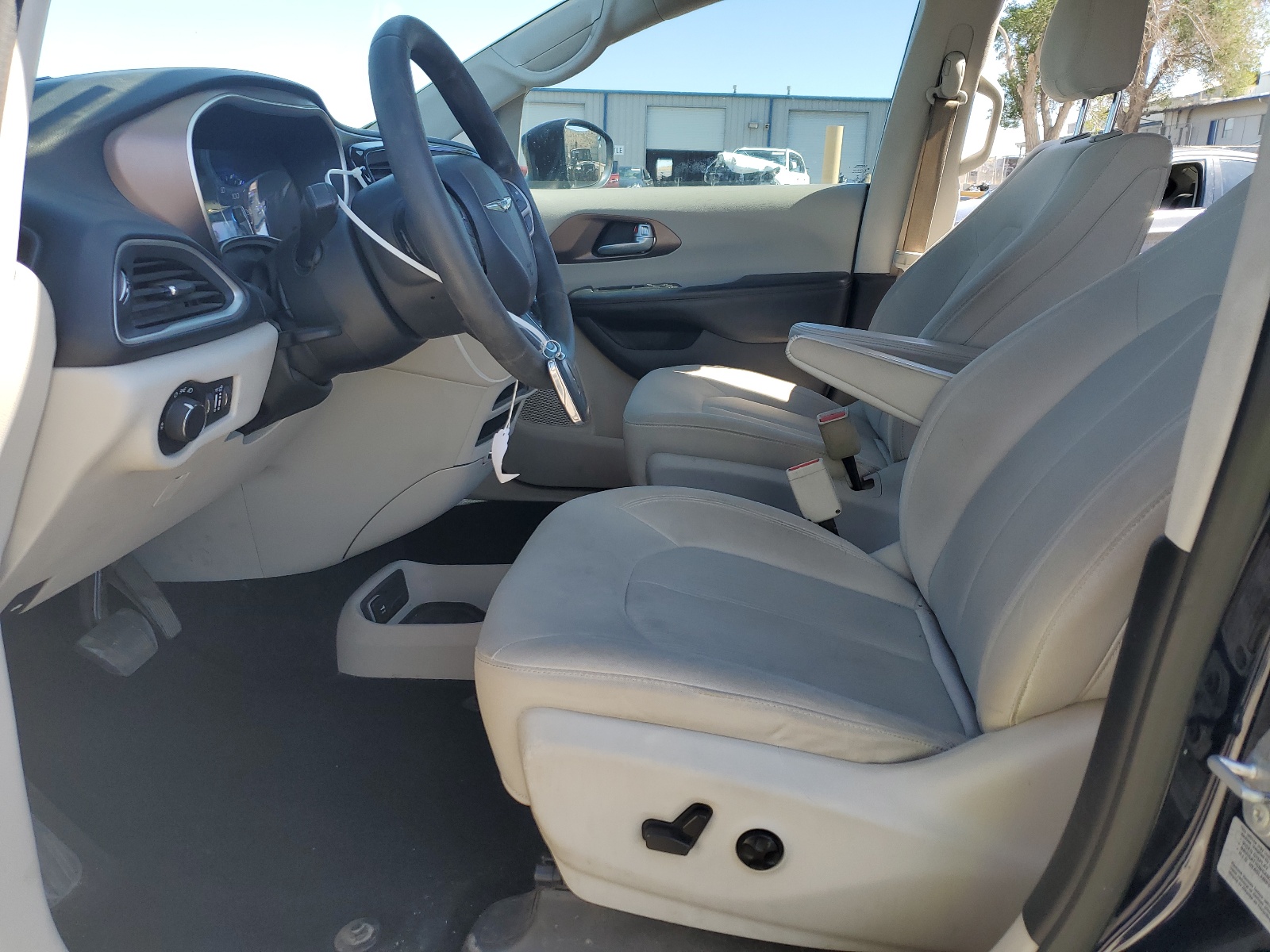 2C4RC1CG5HR598035 2017 Chrysler Pacifica Lx